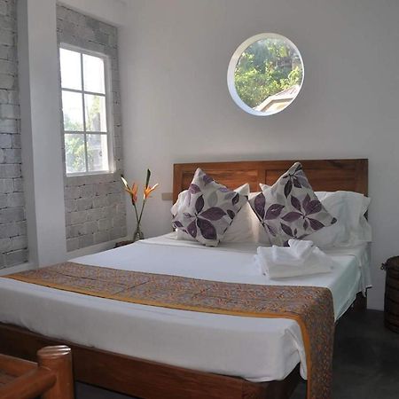 Stone Creek House Bed and Breakfast Romblon Buitenkant foto
