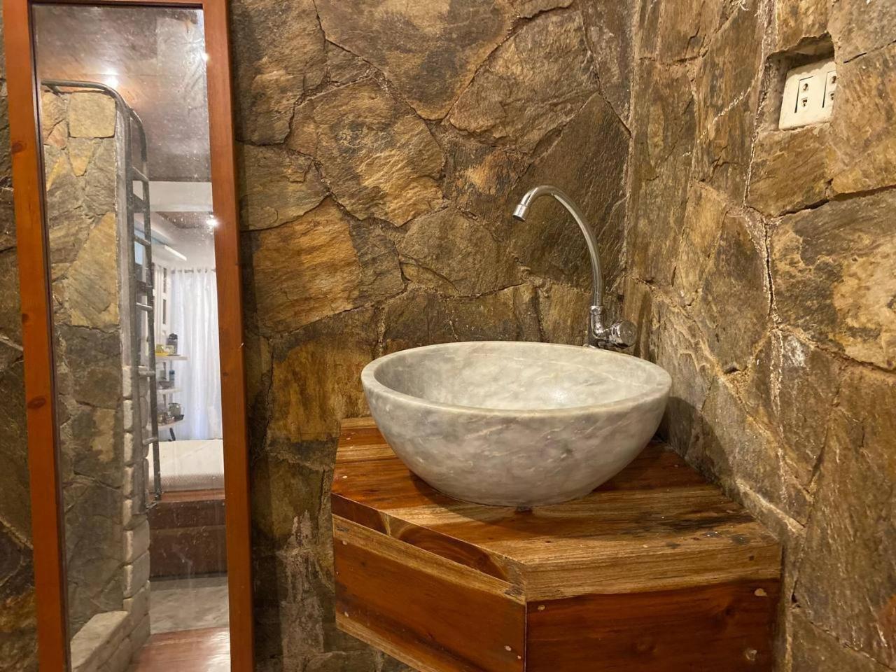 Stone Creek House Bed and Breakfast Romblon Kamer foto