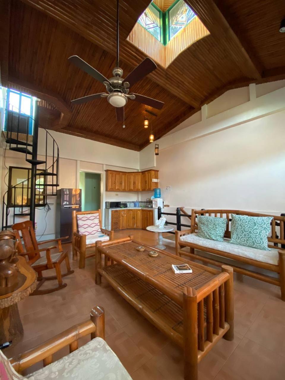 Stone Creek House Bed and Breakfast Romblon Buitenkant foto